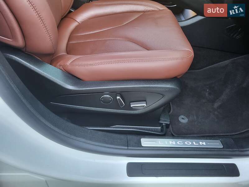 Внедорожник / Кроссовер Lincoln Nautilus 2019 в Киеве