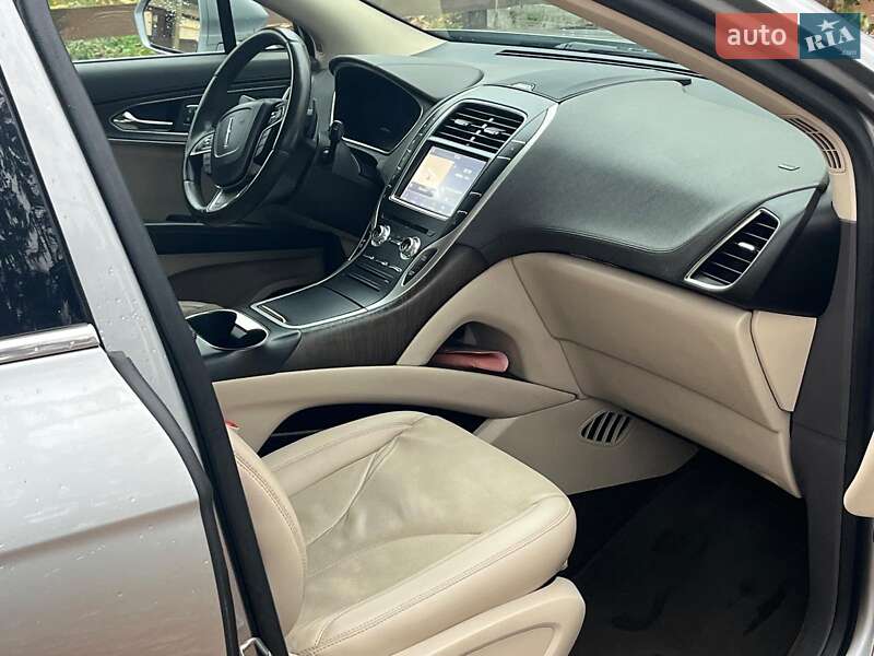 Внедорожник / Кроссовер Lincoln Nautilus 2020 в Киеве фото 16 Внедорожник / Кроссовер Lincoln Nautilus 2020 в Киеве