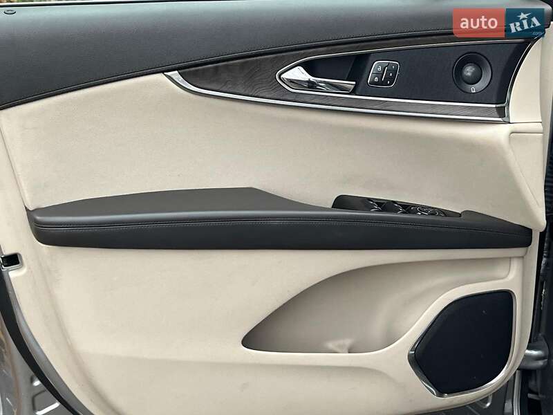 Внедорожник / Кроссовер Lincoln Nautilus 2020 в Киеве фото 29 Внедорожник / Кроссовер Lincoln Nautilus 2020 в Киеве