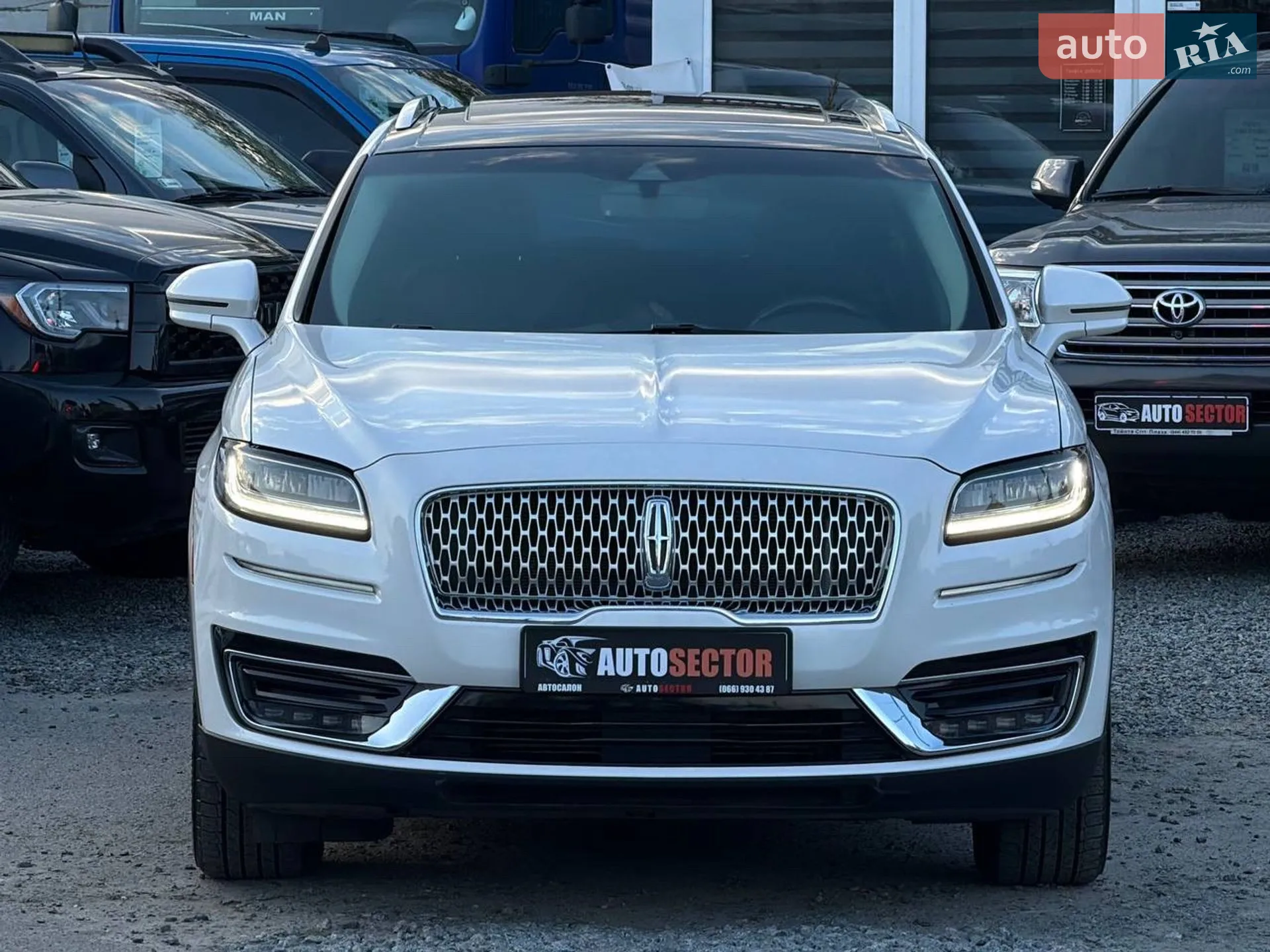 2019 Lincoln Nautilus - мініатюра 7