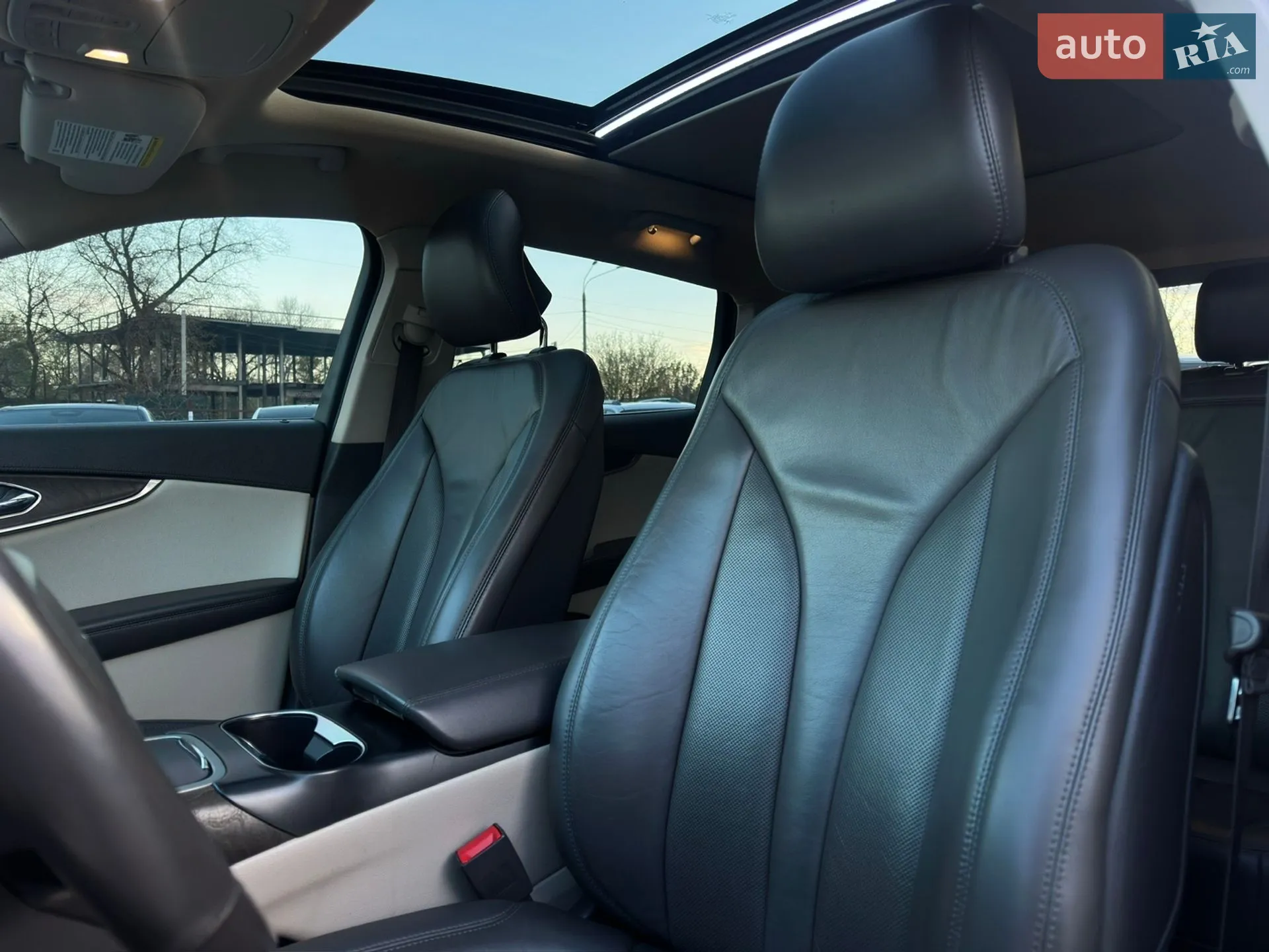 2019 Lincoln Nautilus - мініатюра 15