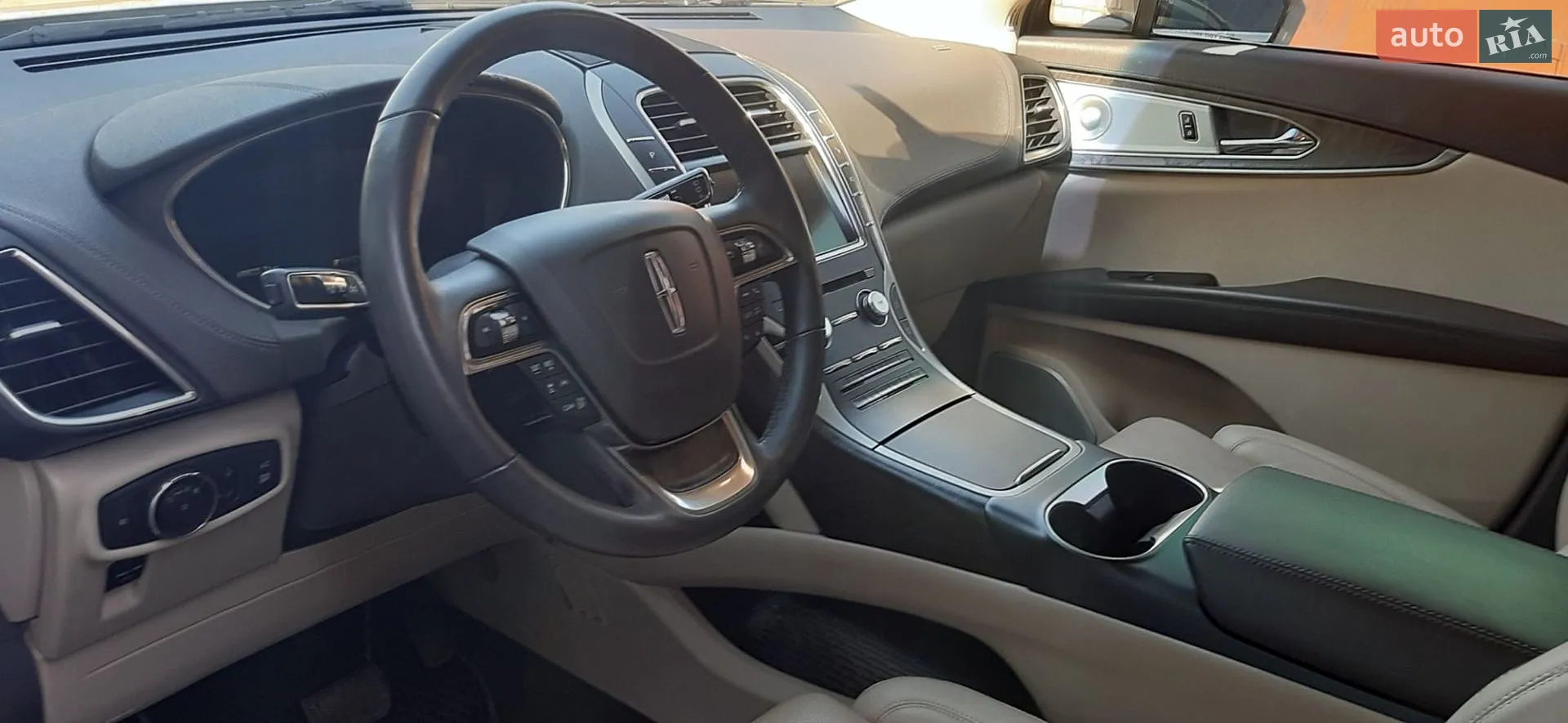 2019 Lincoln Nautilus - мініатюра 5