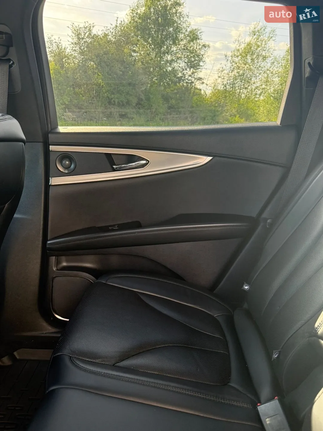 2019 Lincoln Nautilus - мініатюра 16