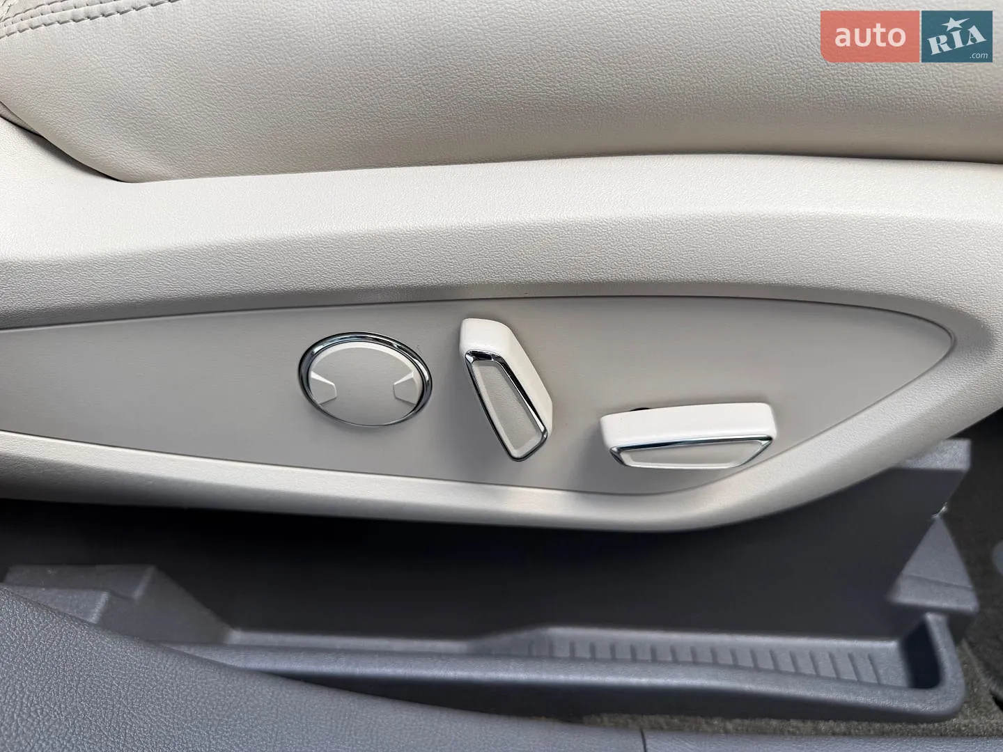 2020 Lincoln Nautilus - мініатюра 35