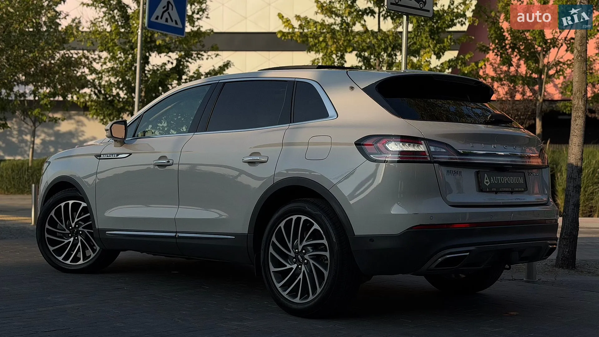 2018 Lincoln Nautilus - мініатюра 10