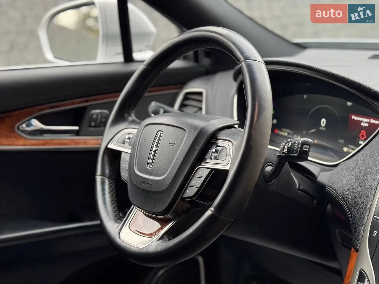 2019 Lincoln Nautilus - мініатюра 12