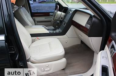 Внедорожник / Кроссовер Lincoln Navigator 2003 в 