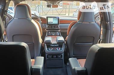 Позашляховик / Кросовер Lincoln Navigator 2019 в 