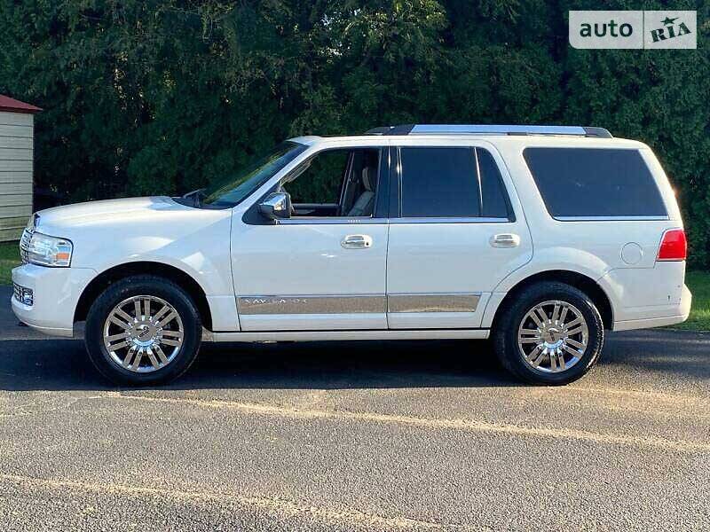 Позашляховик / Кросовер Lincoln Navigator 2012 в Буську
