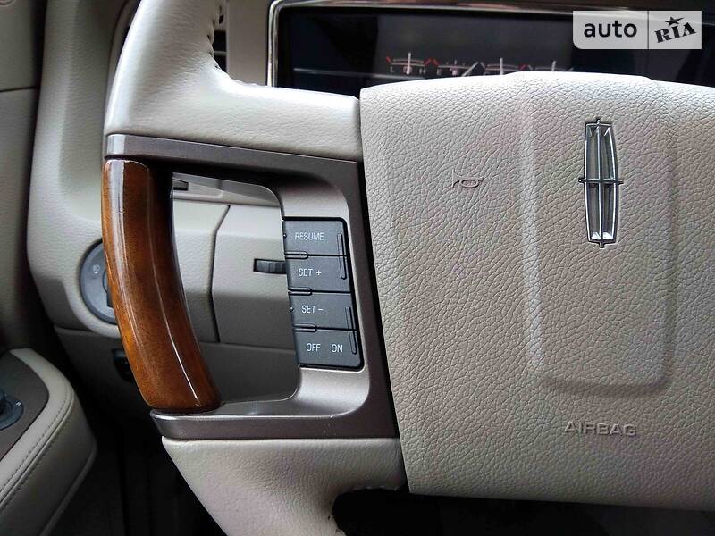 Позашляховик / Кросовер Lincoln Navigator 2011 в Тернополі