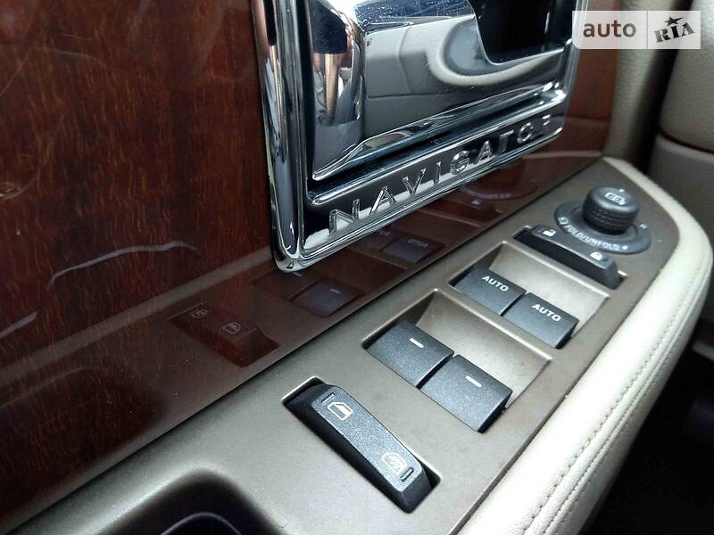 Позашляховик / Кросовер Lincoln Navigator 2011 в Тернополі