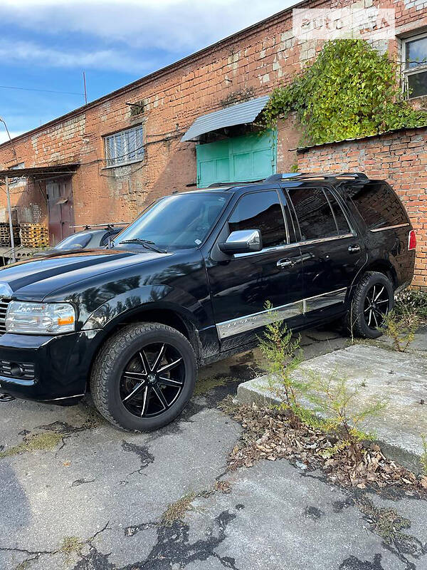 Lincoln Navigator
