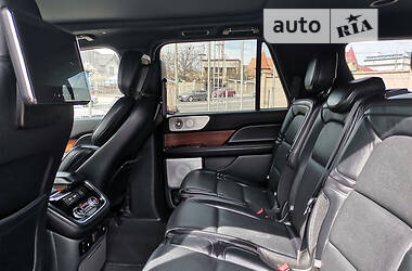 Внедорожник / Кроссовер Lincoln Navigator 2019 в 
