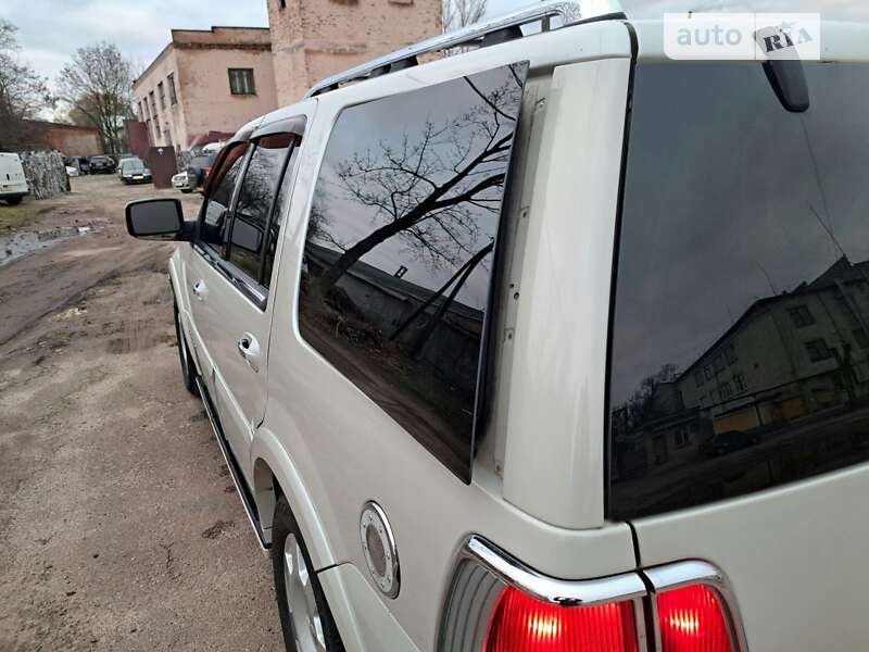 Внедорожник / Кроссовер Lincoln Navigator 2005 в Чернигове