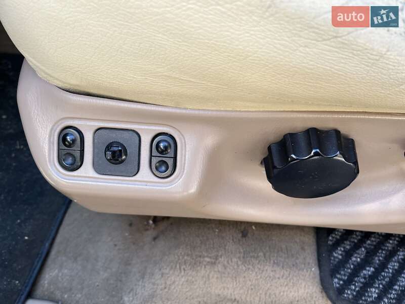 Внедорожник / Кроссовер Lincoln Navigator 1998 в Львове