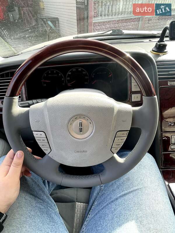 Внедорожник / Кроссовер Lincoln Navigator 2005 в Киеве