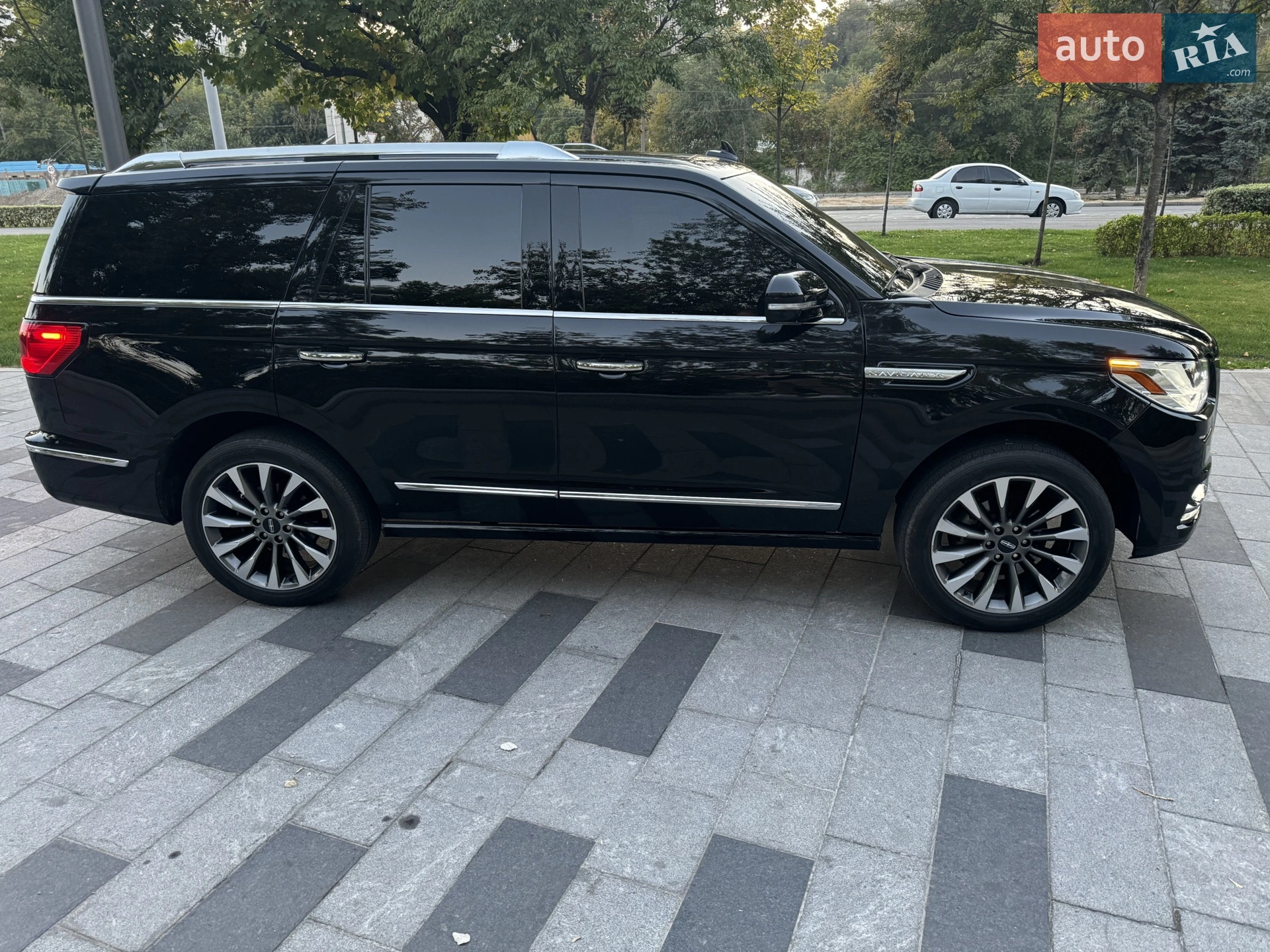 2019 Lincoln Navigator - мініатюра 7