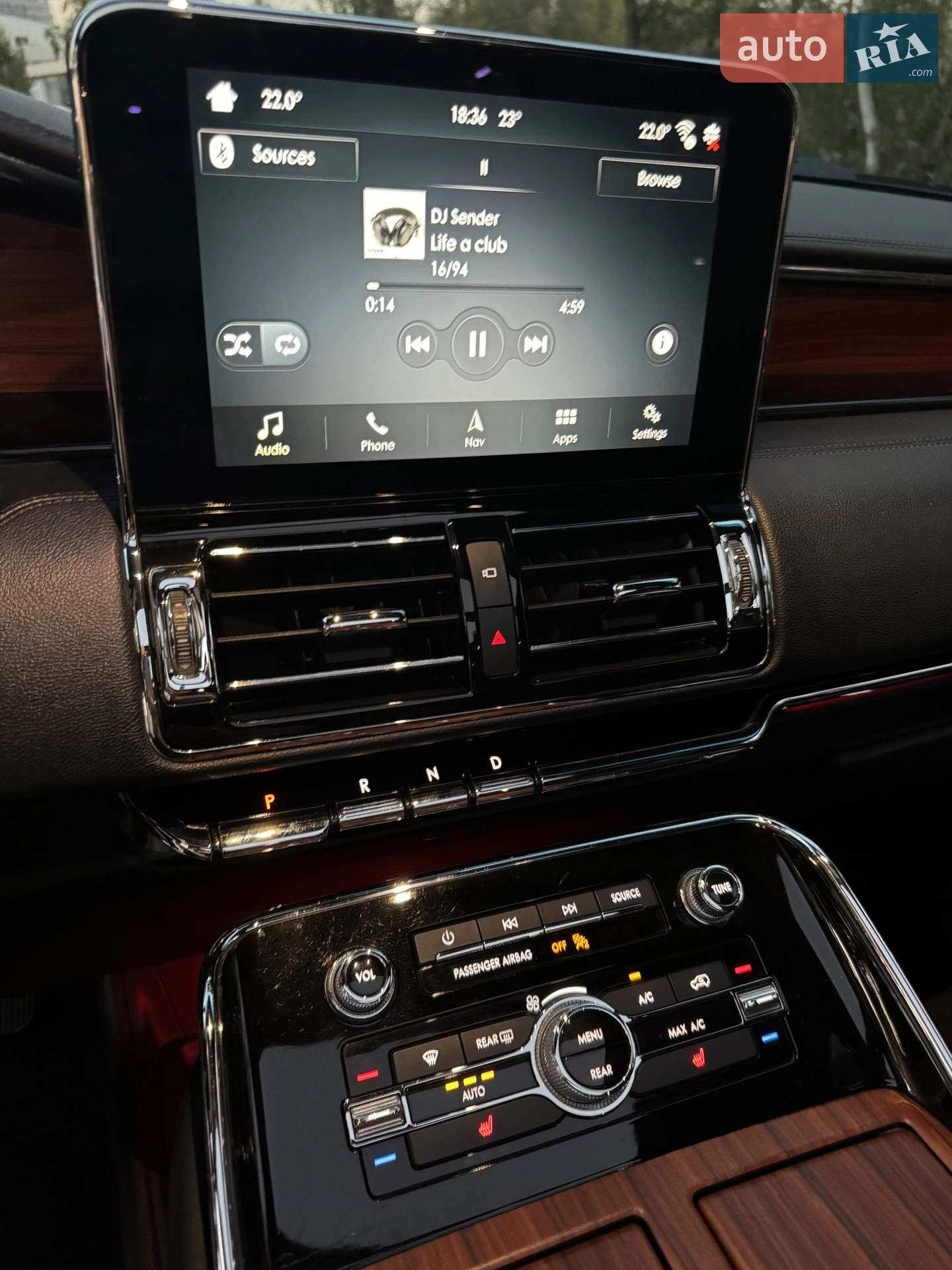 2019 Lincoln Navigator - мініатюра 25