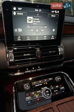 Внедорожник / Кроссовер Lincoln Navigator 2019 в 