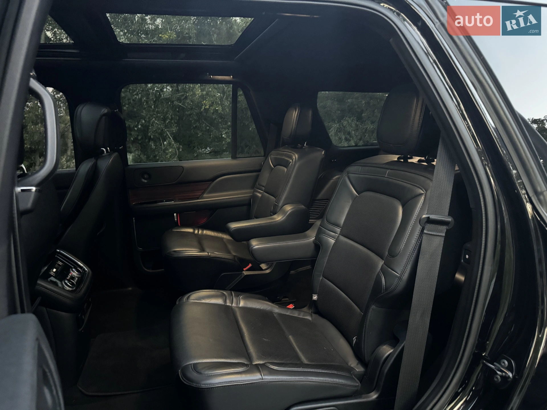 2019 Lincoln Navigator - мініатюра 36