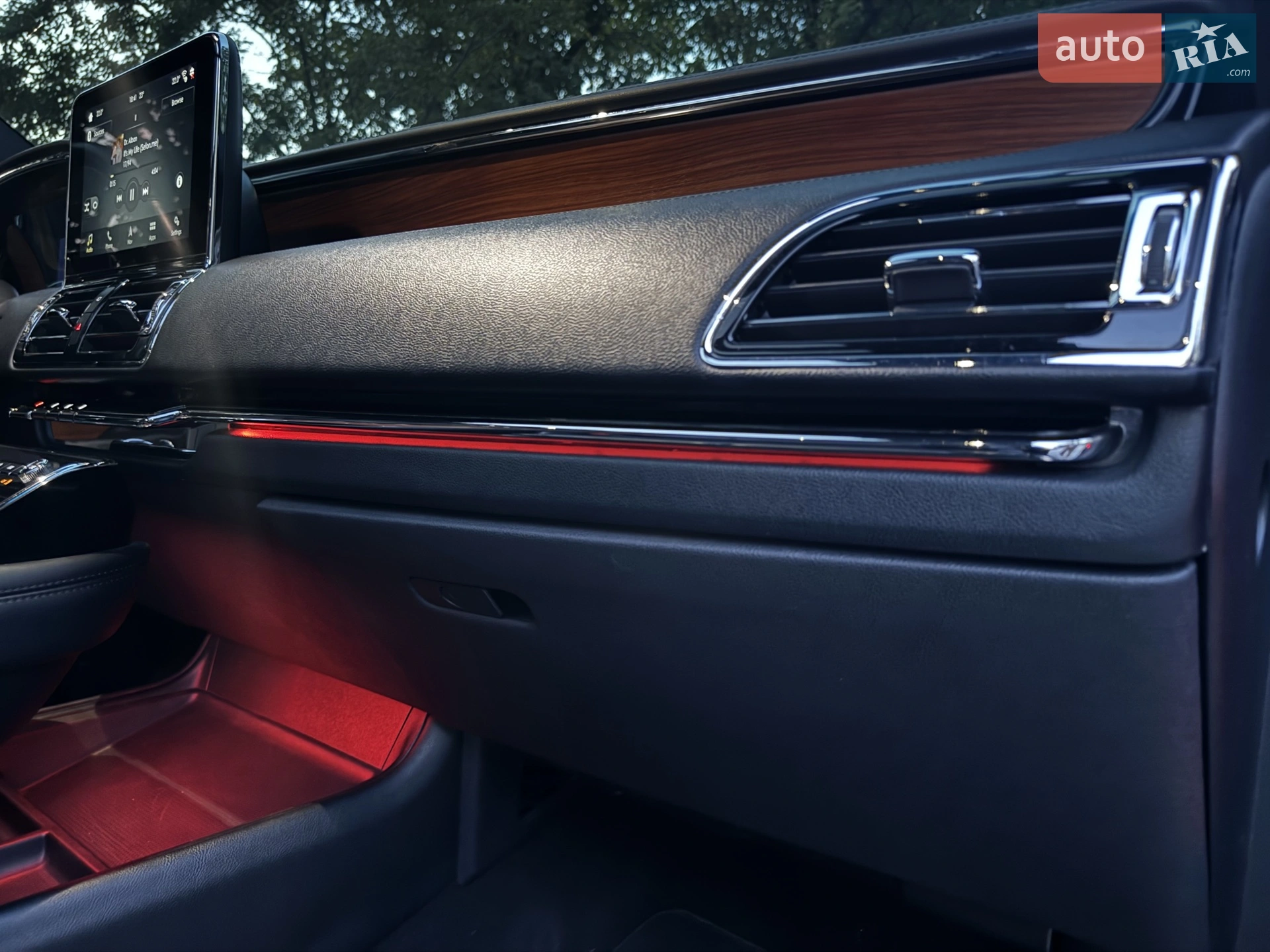 2019 Lincoln Navigator - мініатюра 28