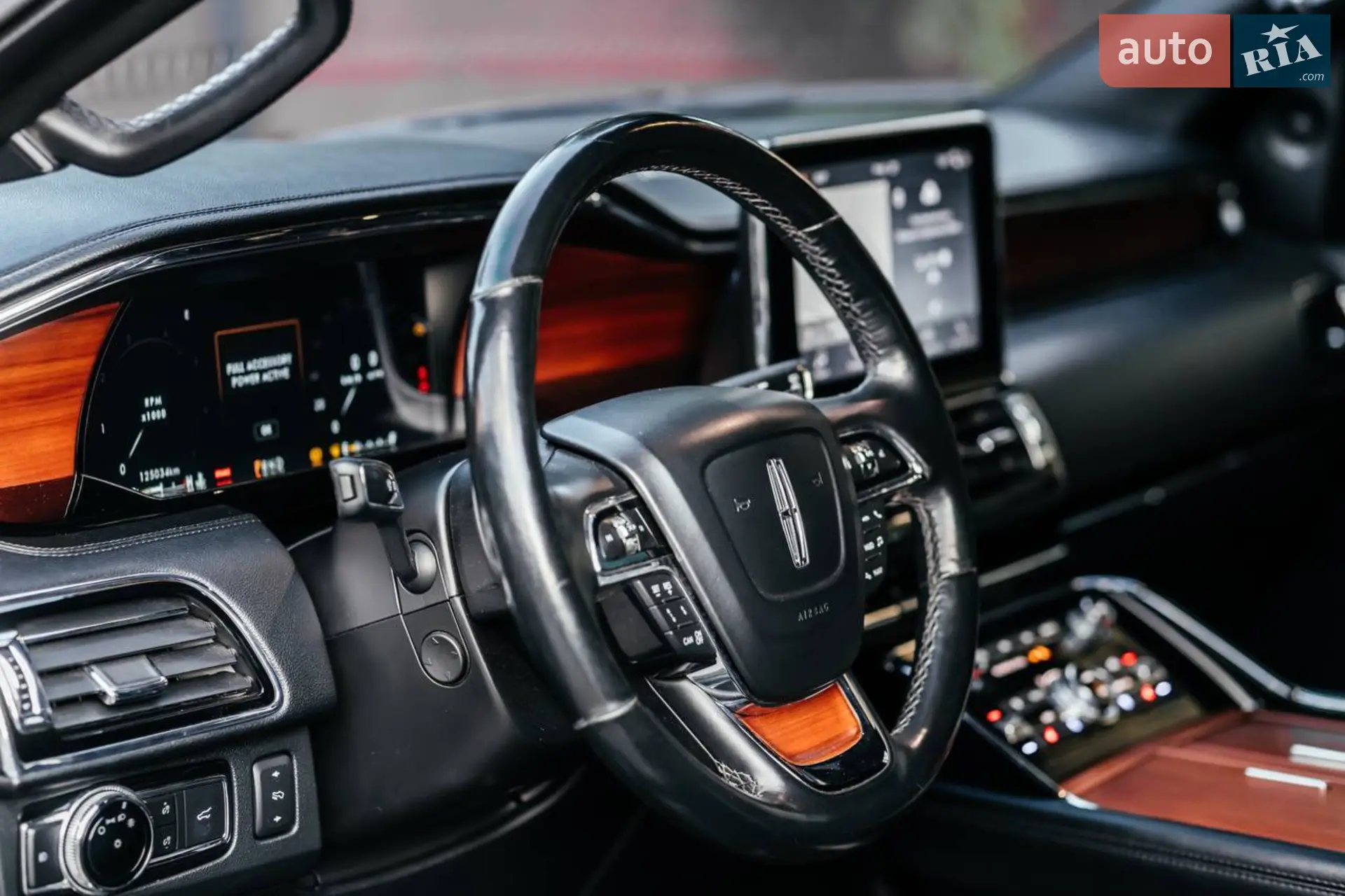 2018 Lincoln Navigator - мініатюра 16