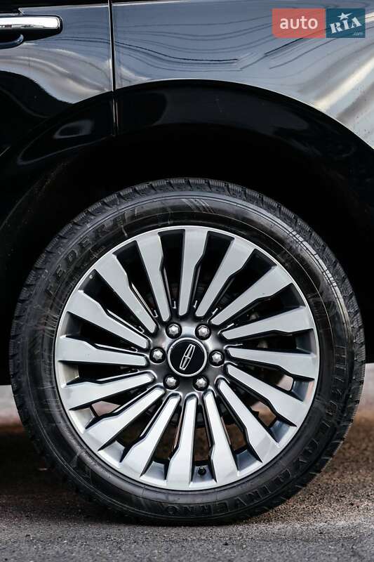 Внедорожник / Кроссовер Lincoln Navigator 2018 в Киеве фото 20 Внедорожник / Кроссовер Lincoln Navigator 2018 в Киеве