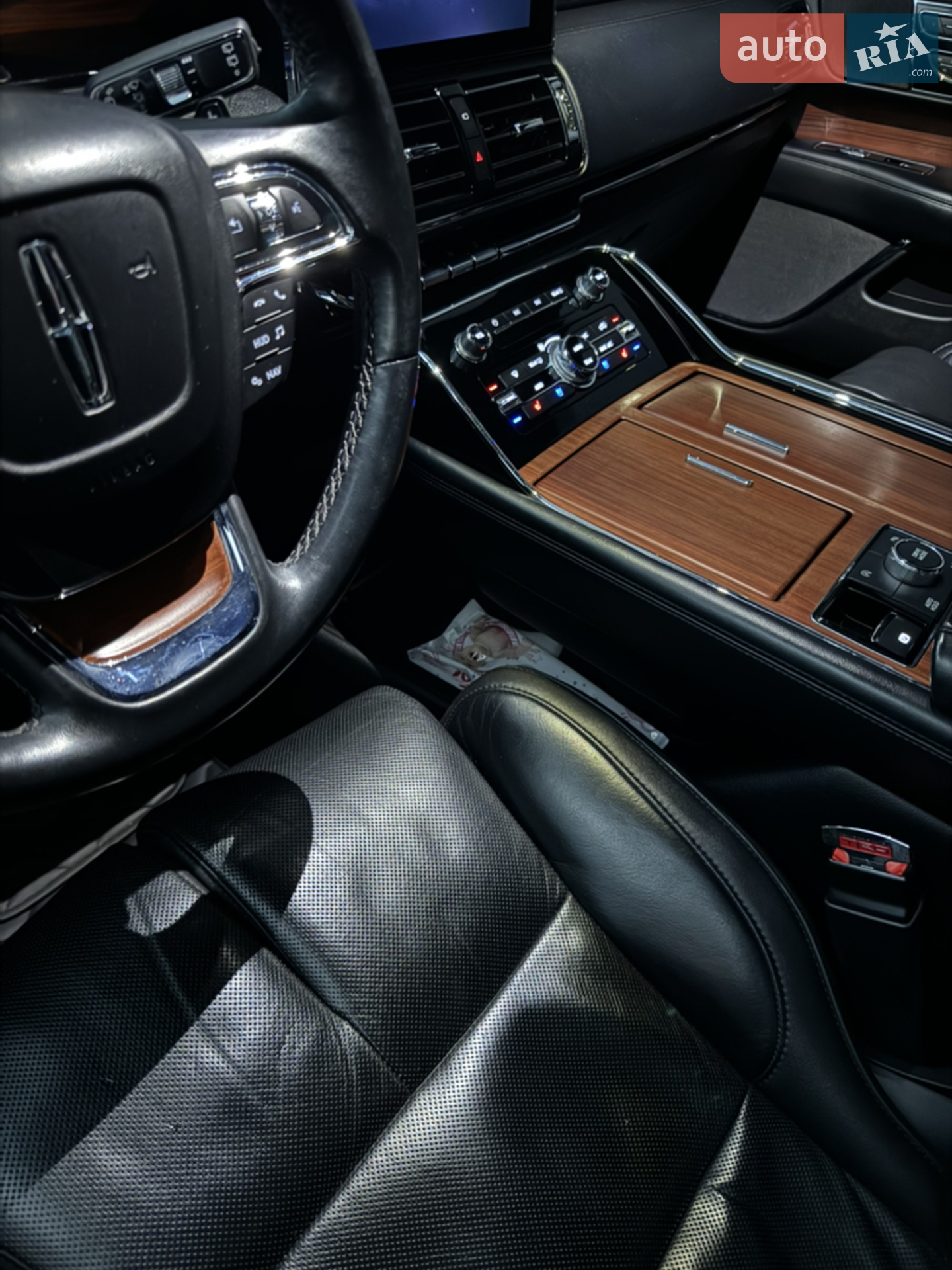 2018 Lincoln Navigator - мініатюра 9