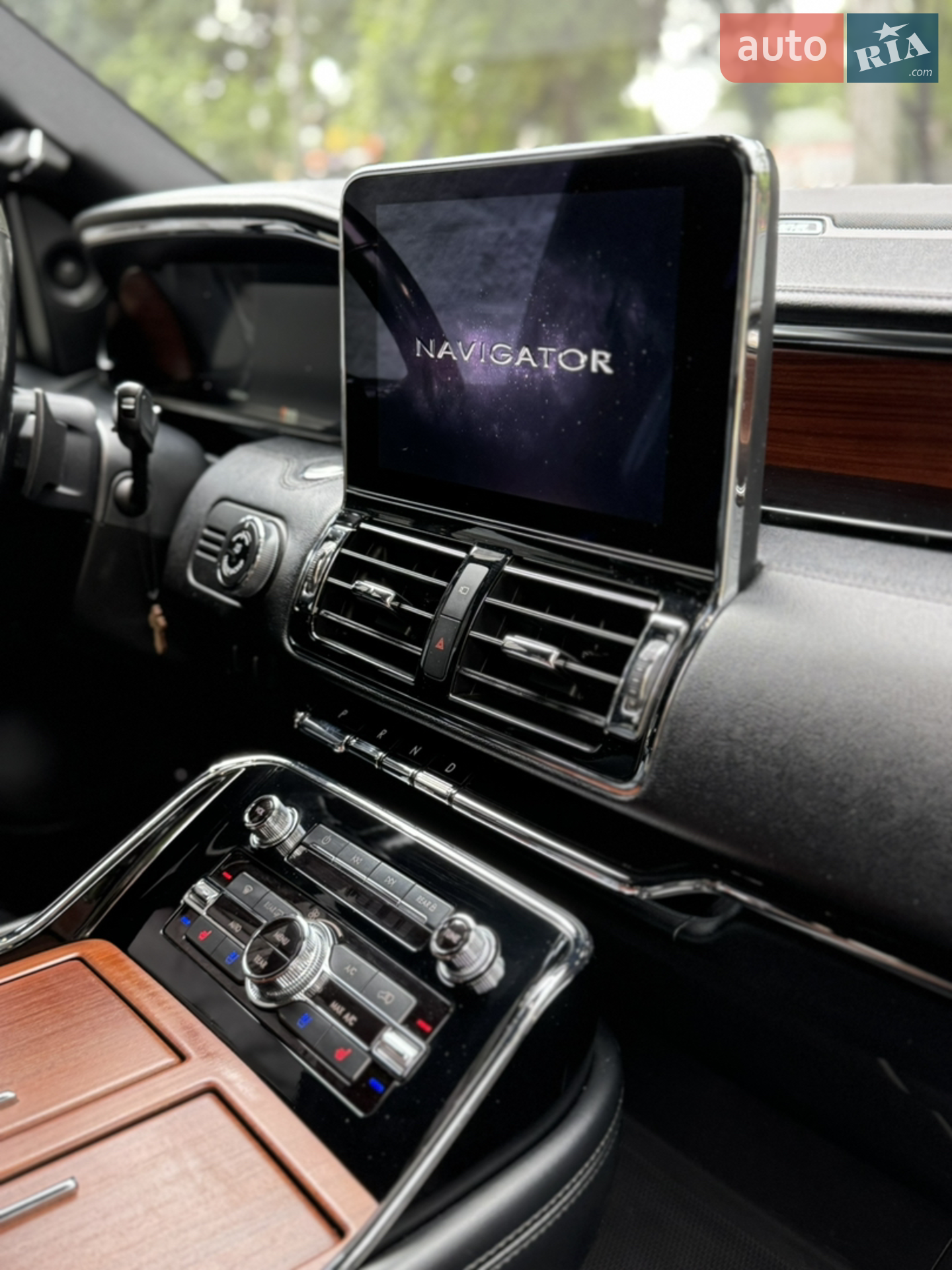 2018 Lincoln Navigator - мініатюра 32