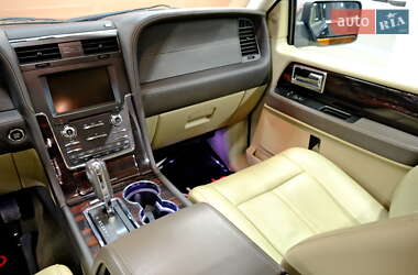 Внедорожник / Кроссовер Lincoln Navigator 2016 в 