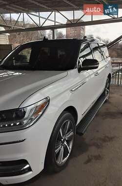 Внедорожник / Кроссовер Lincoln Navigator 2018 в 