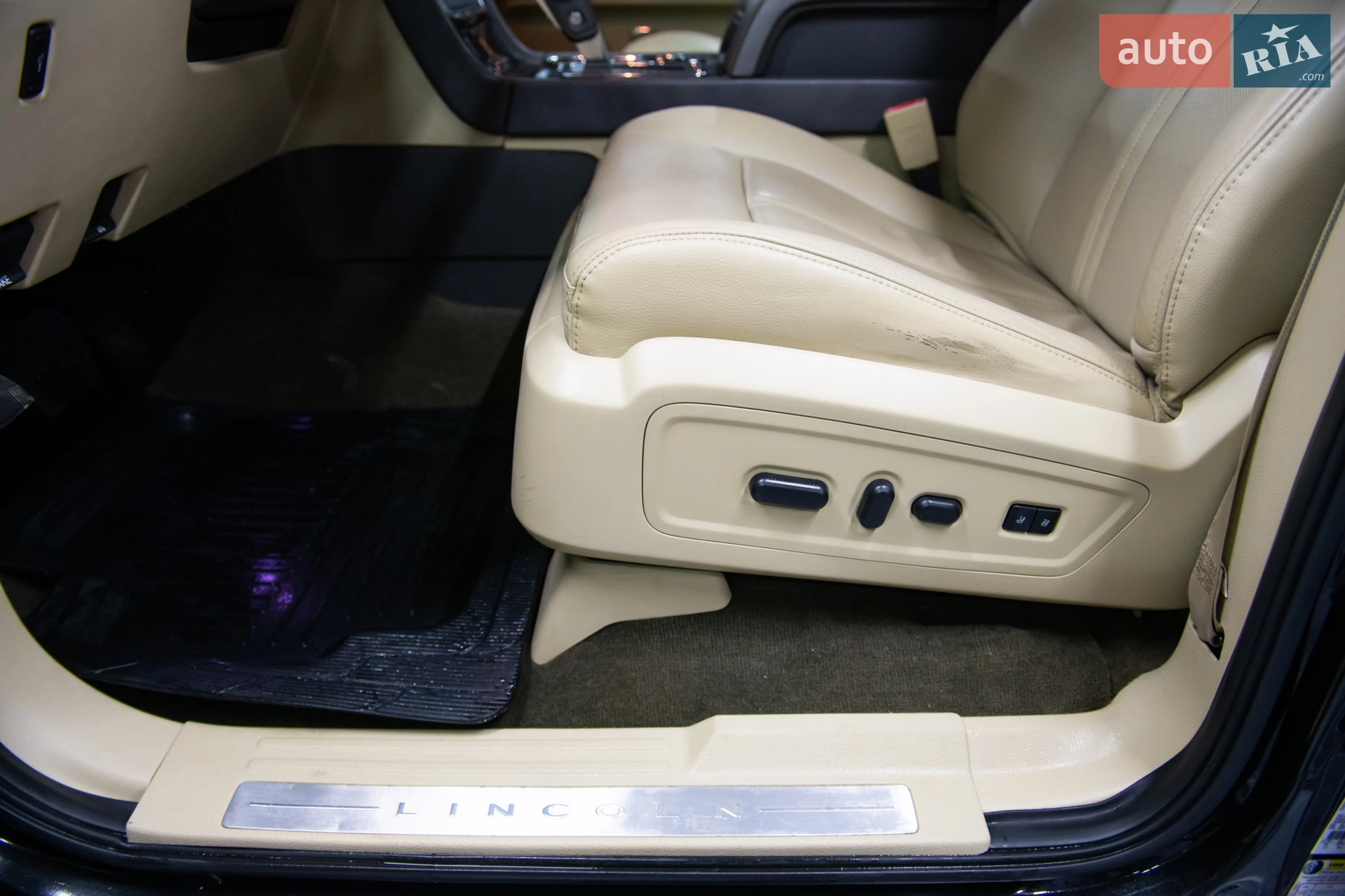2015 Lincoln Navigator - мініатюра 88