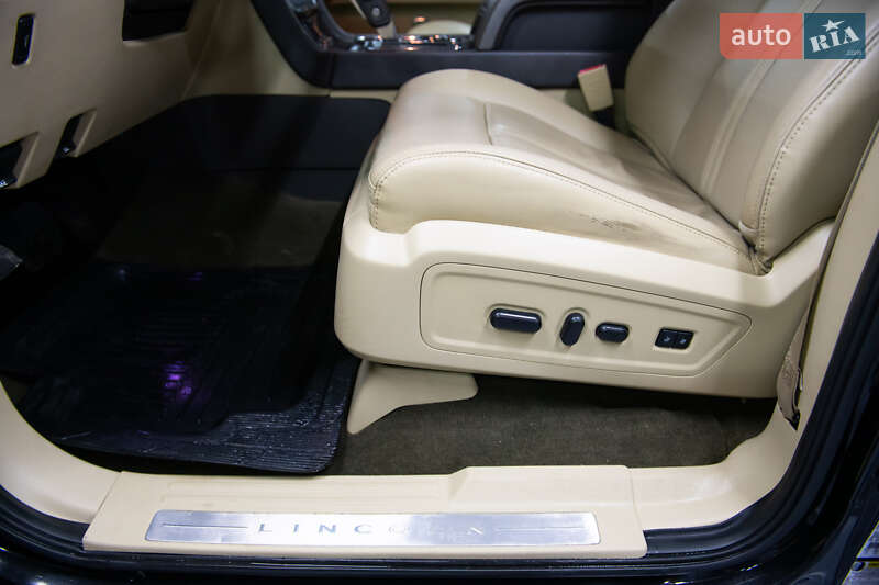 Позашляховик / Кросовер Lincoln Navigator 2015 в Львові фото 88 Позашляховик / Кросовер Lincoln Navigator 2015 в Львові