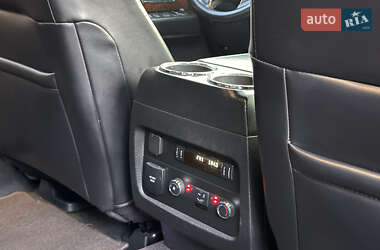 Внедорожник / Кроссовер Lincoln Navigator 2015 в 