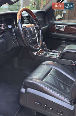 Внедорожник / Кроссовер Lincoln Navigator 2015 в 