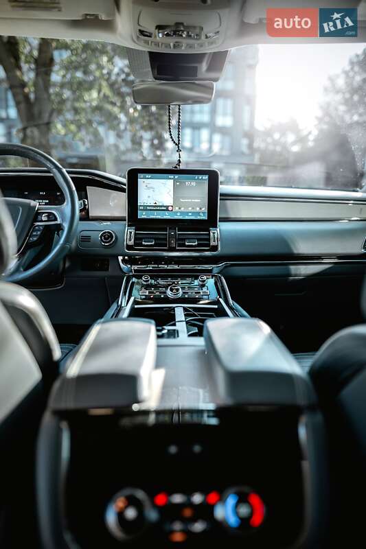 Позашляховик / Кросовер Lincoln Navigator 2021 в Ужгороді