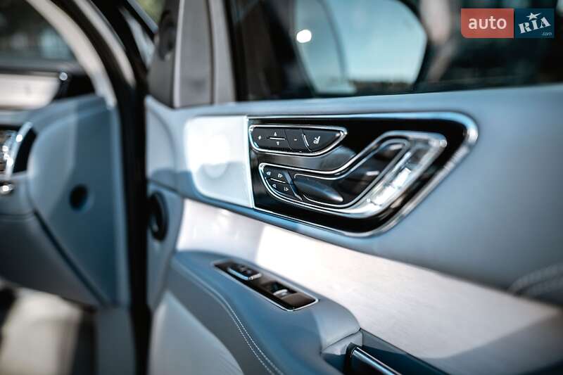 Позашляховик / Кросовер Lincoln Navigator 2021 в Ужгороді