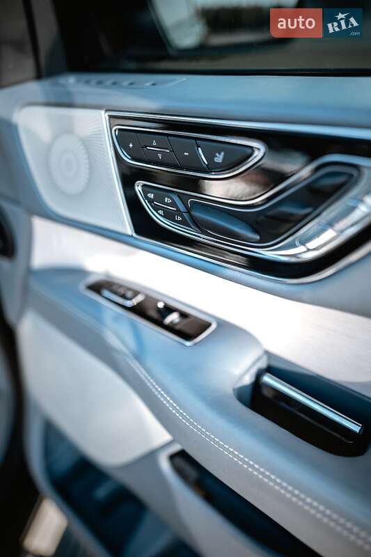Позашляховик / Кросовер Lincoln Navigator 2021 в Ужгороді