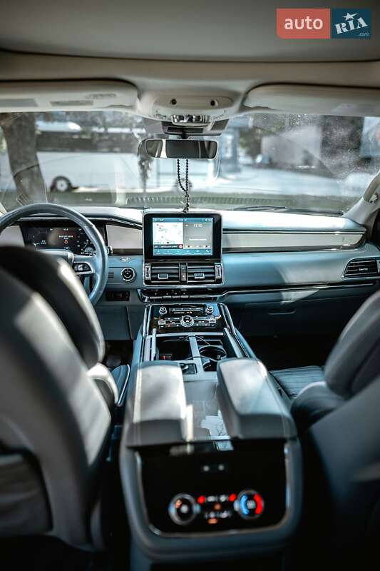 Позашляховик / Кросовер Lincoln Navigator 2021 в Ужгороді