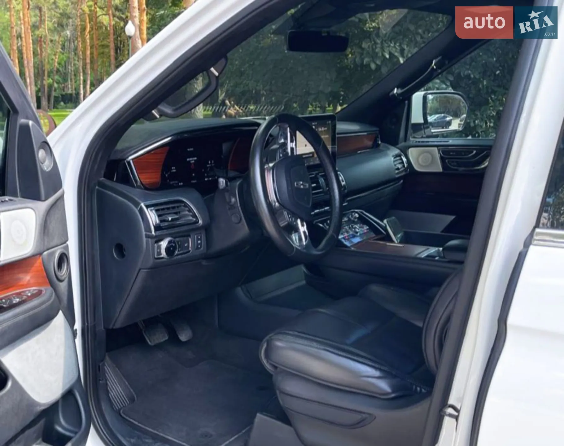 2019 Lincoln Navigator - мініатюра 16