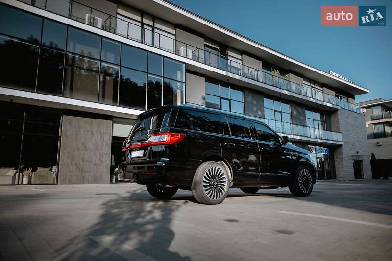 Позашляховик / Кросовер Lincoln Navigator 2021 в Ужгороді