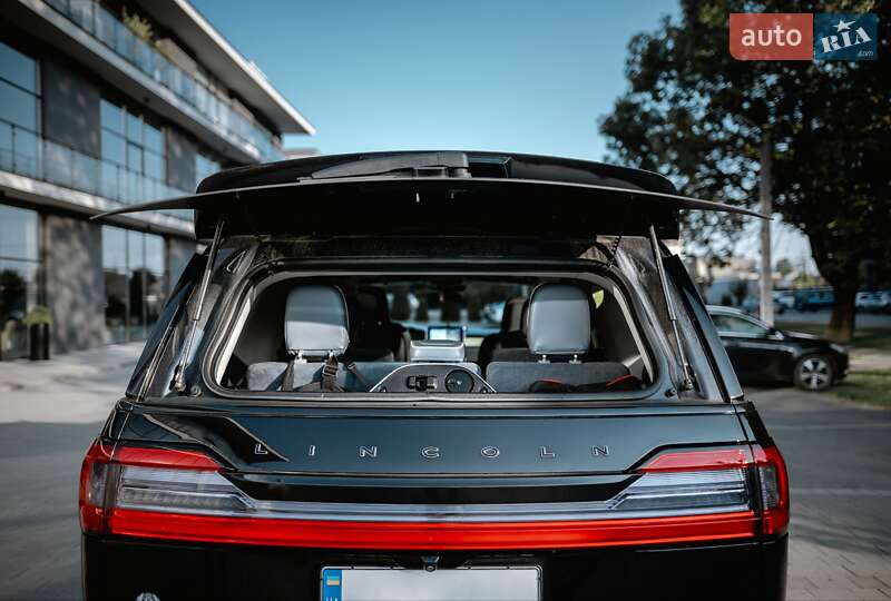 Позашляховик / Кросовер Lincoln Navigator 2021 в Ужгороді