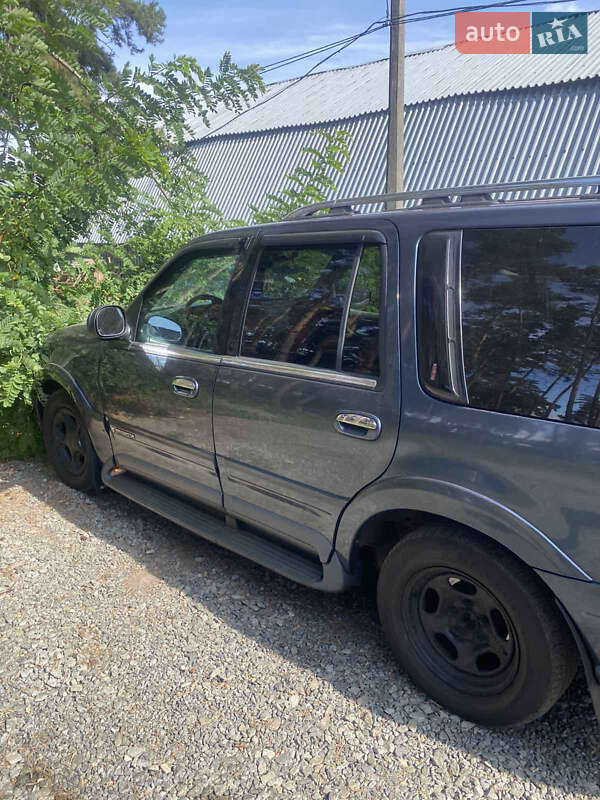 Внедорожник / Кроссовер Lincoln Navigator 1999 в Ирпене