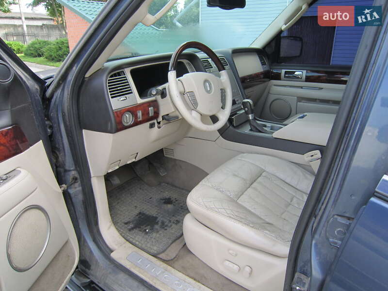 Внедорожник / Кроссовер Lincoln Navigator 2003 в Сумах