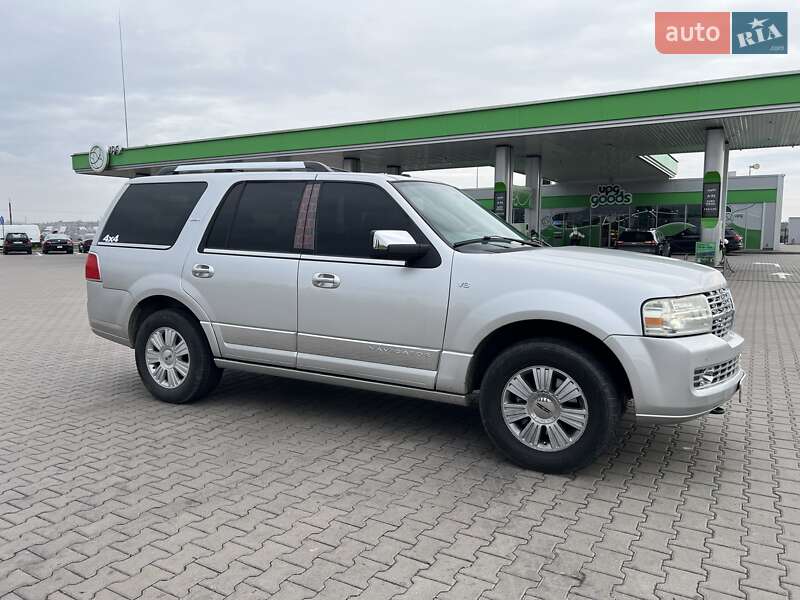 Позашляховик / Кросовер Lincoln Navigator 2010 в Києві
