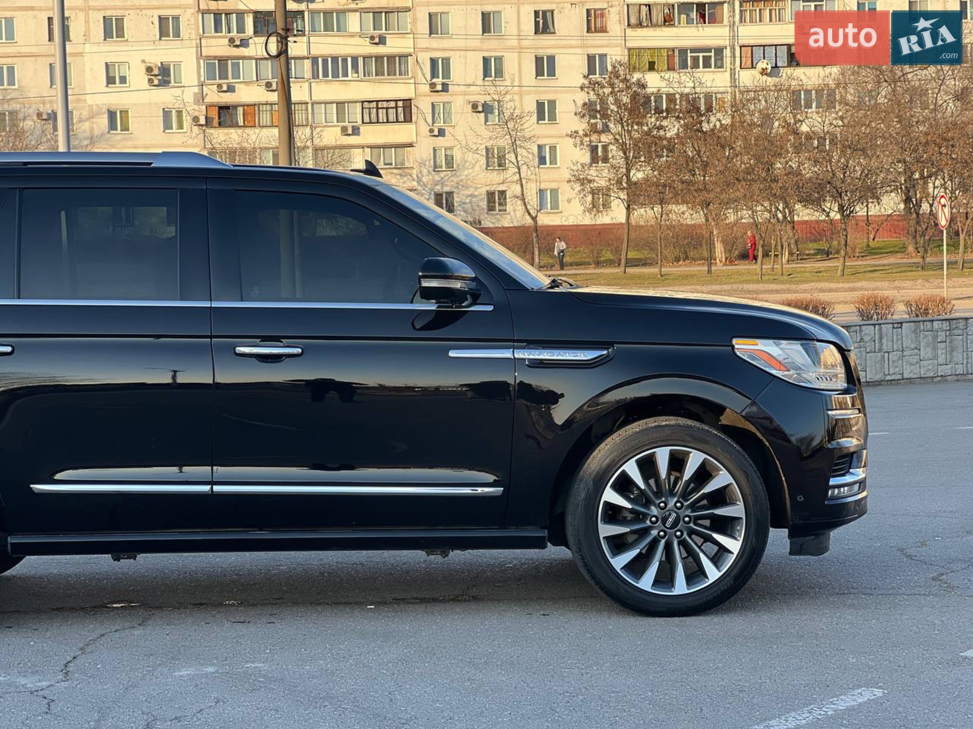 2019 Lincoln Navigator - мініатюра 10