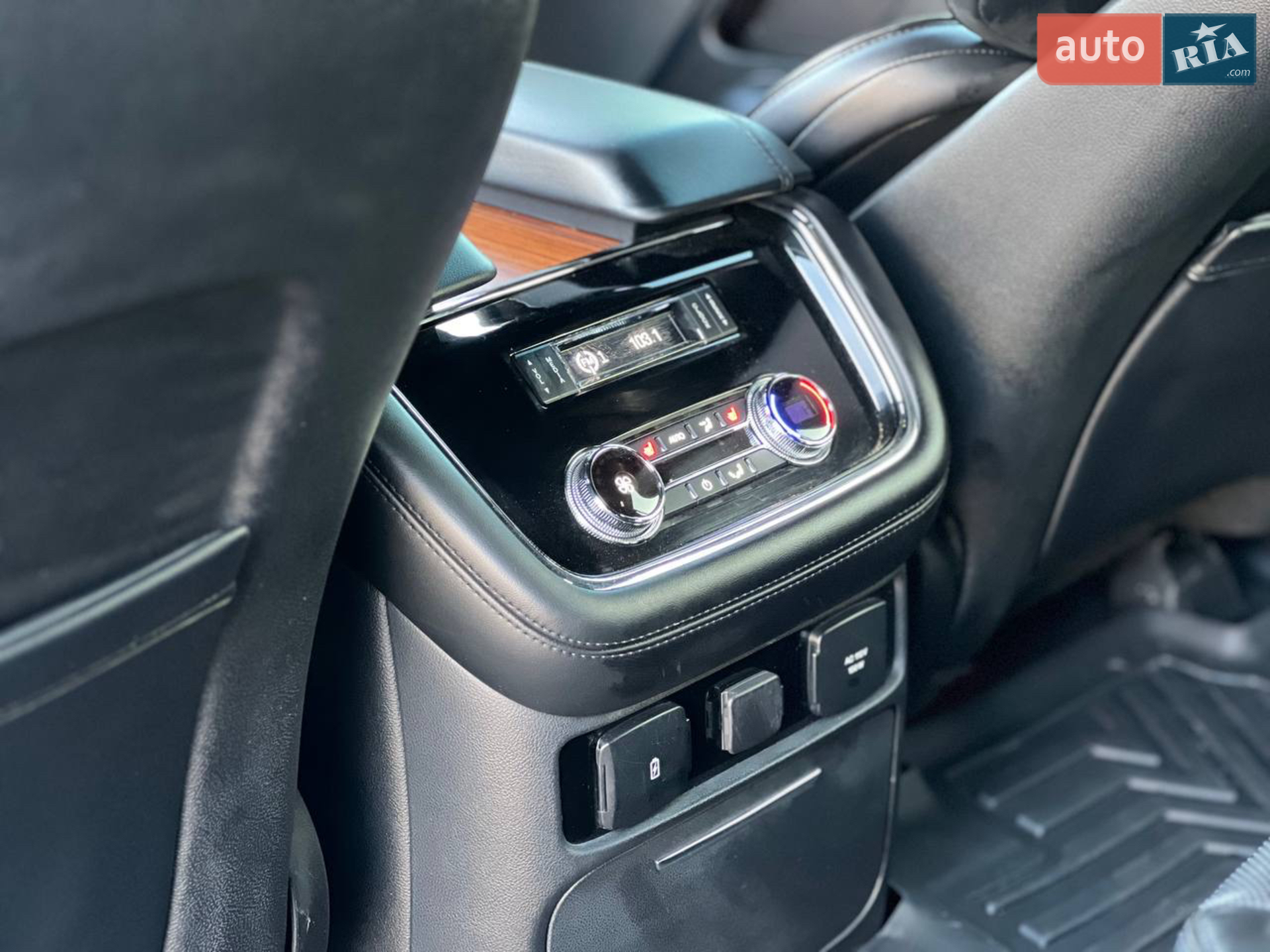 2019 Lincoln Navigator - мініатюра 13