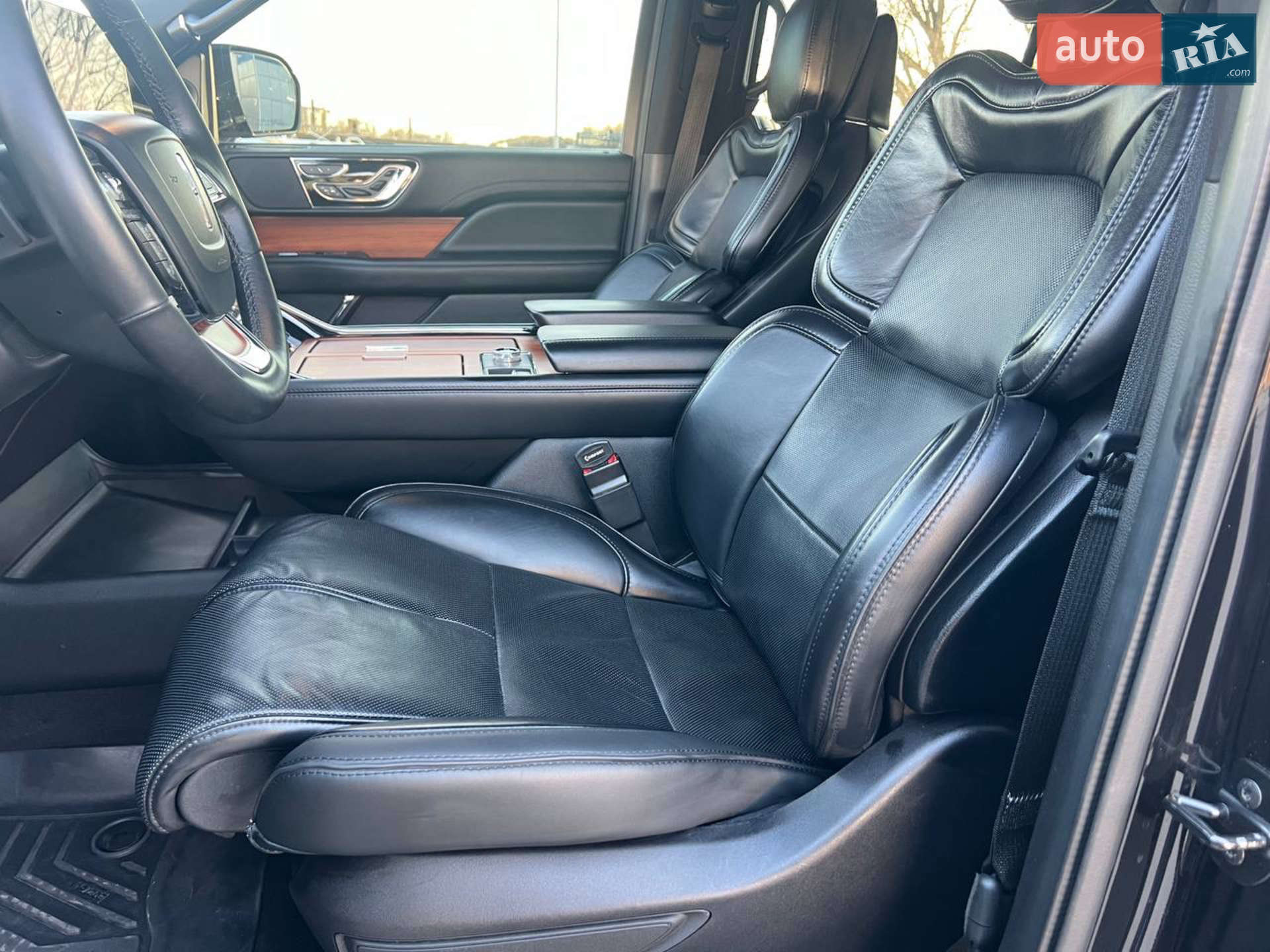 2019 Lincoln Navigator - мініатюра 20