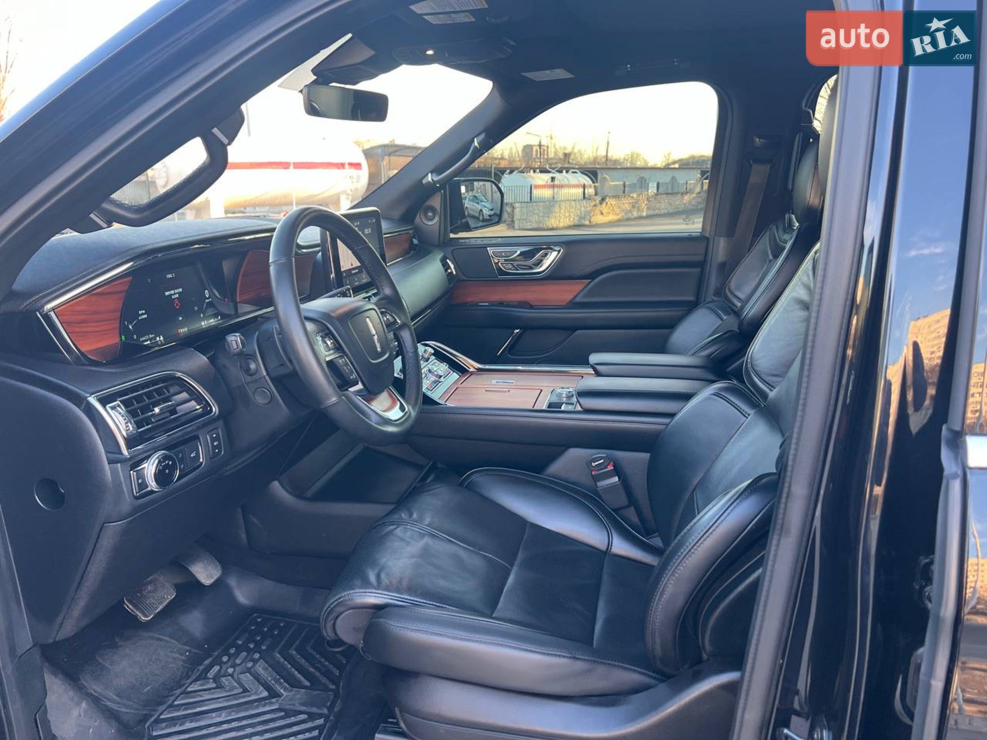 2019 Lincoln Navigator - мініатюра 26