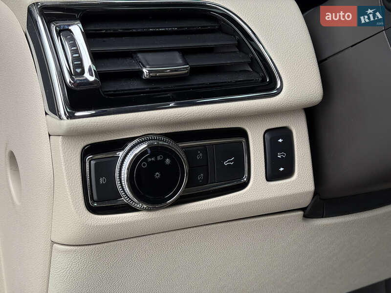 Внедорожник / Кроссовер Lincoln Navigator 2018 в Киеве фото 25 Внедорожник / Кроссовер Lincoln Navigator 2018 в Киеве